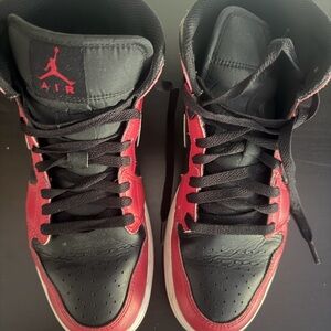 Air Jordan’s 1 mid